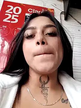 Freechat Emily_sharlot on StripChat