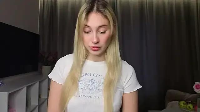 foxy_vivi — lift up my top and massage there