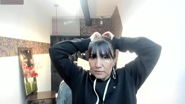 Freechat GiaFox_ on StripChat