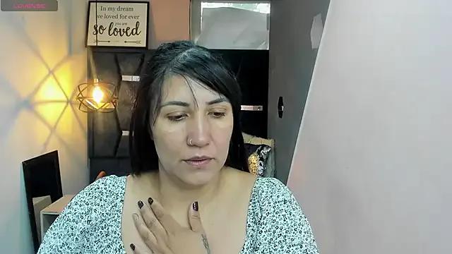 Freechat GiaFox_ on StripChat