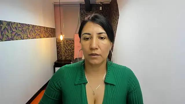 Freechat GiaFox_ on StripChat