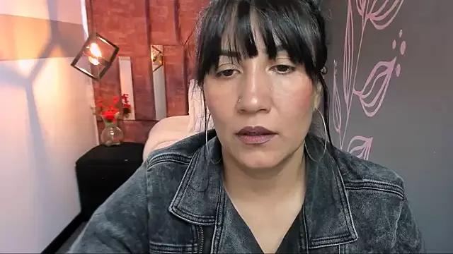 Freechat GiaFox_ on StripChat