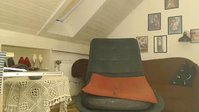 Freechat GinaBlonde on StripChat