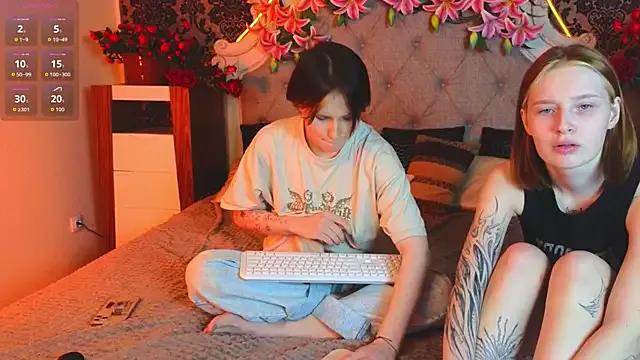 Girls_Fingers — flash boobs (10 sec)