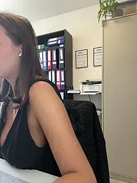 Hii_Lolla on StripChat 