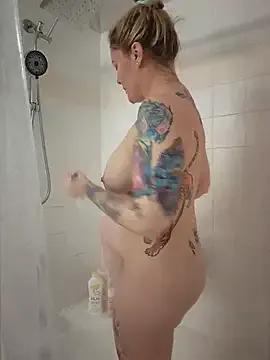 HollyTattoo on StripChat 