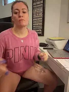 HollyTattoo on StripChat 