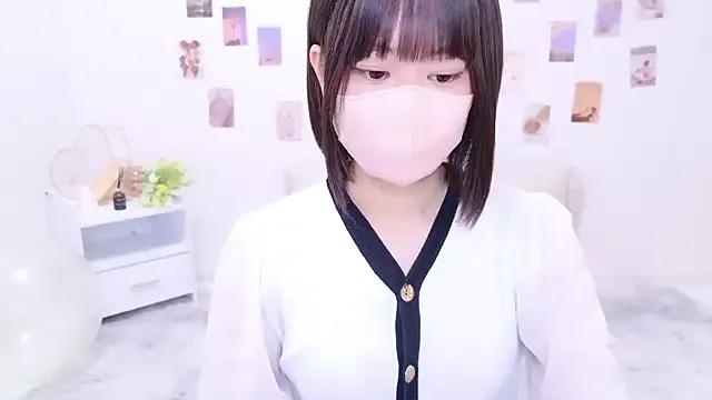 Group Im_Yu-na on StripChat