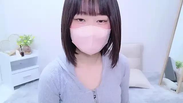 Group Im_Yu-na on StripChat