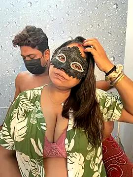 Indiancouple35 on StripChat