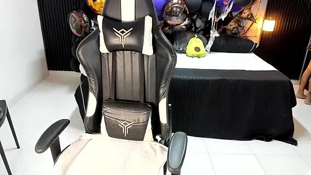 Ivy_16 — controla my domu show pussy 