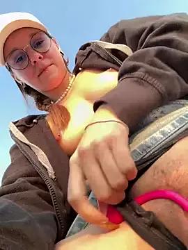 Private Izzy_Inked on StripChat