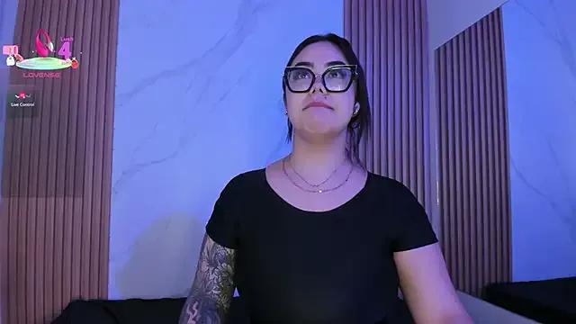 Freechat juicy_led_ on StripChat