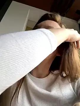 Freechat justmilaa on StripChat