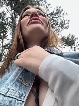 Freechat justmilaa on StripChat