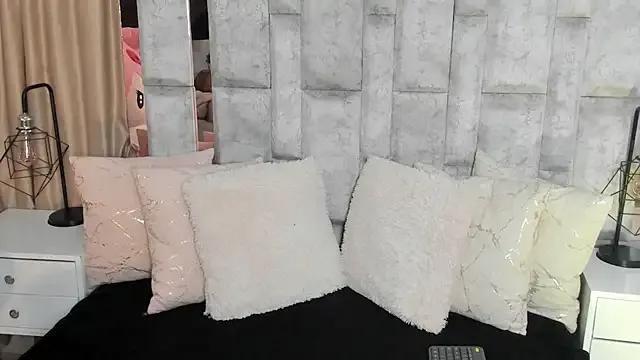 Freechat karol_noa on StripChat