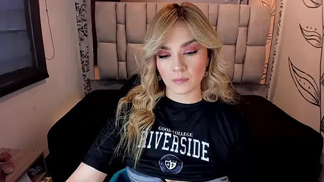 KataHot_ — PUT IN DOGGY-TWERKING+OIL IN  MY ASS