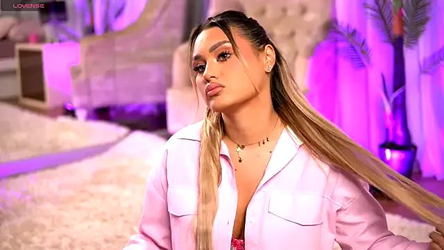 KayaAzur on StripChat 