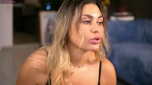 KayaAzur on StripChat 