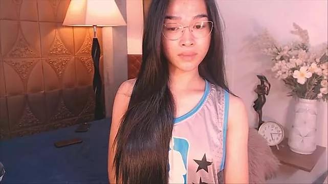 KeenMazikeen69 on StripChat 