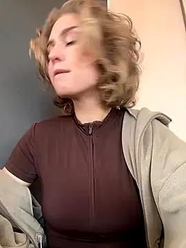 KellyKeler on StripChat 