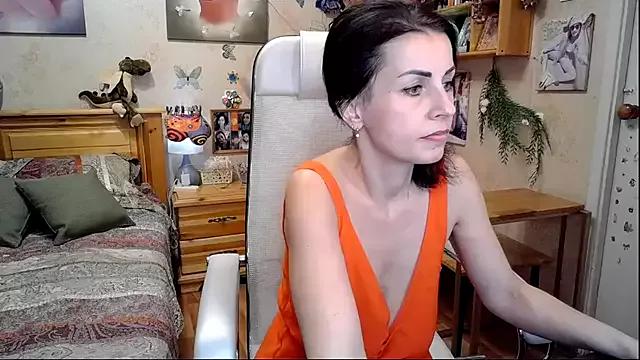 Kendra_Mom on StripChat