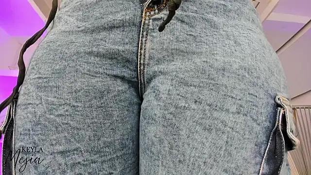 StripChat keyla_mejia is Freechat keyla_mejia — FINGERING PUSSY