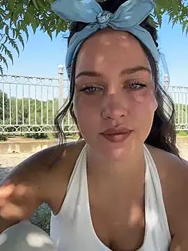 Private KikiWatson on StripChat