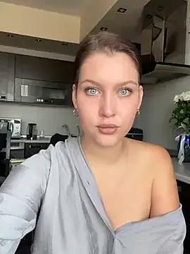 Private KikiWatson on StripChat