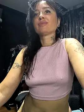 KikiXRed on StripChat 