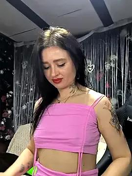 KikiXRed on StripChat 