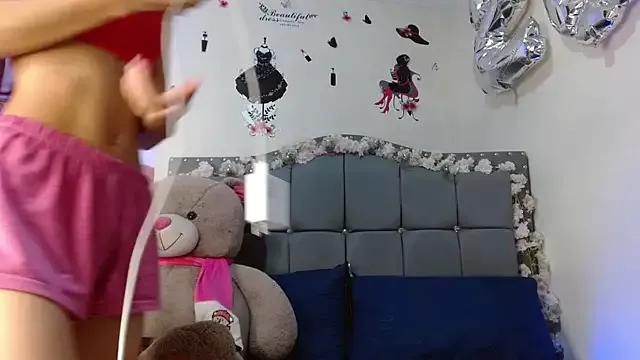 Kitty_Slim on StripChat 