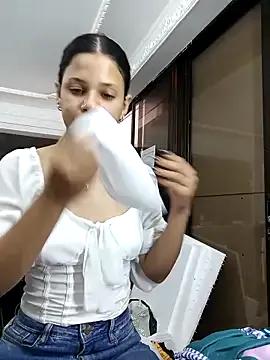 StripChat LadyAvalon is Freechat LadyAvalon — Small Anal Plug