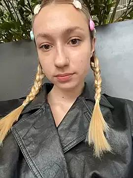 Freechat Lia__Love on StripChat