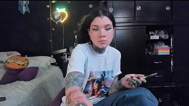 Lilmarieee on StripChat 