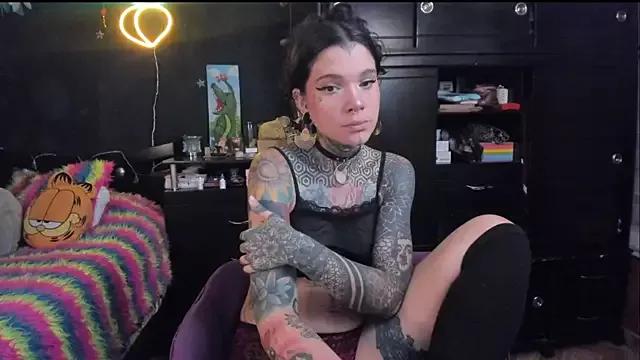 Lilmarieee on StripChat 