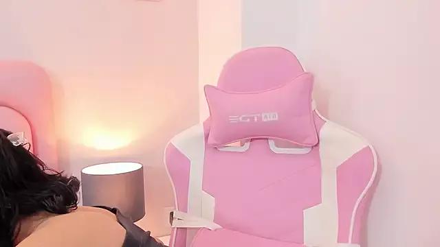 little_dolly1 on StripChat 