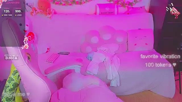 Lolisuccub on StripChat 