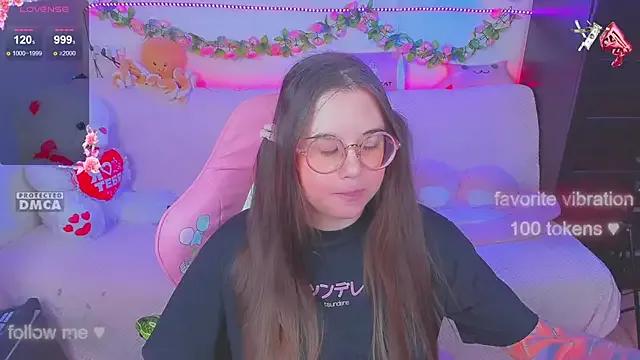 Lolisuccub on StripChat 