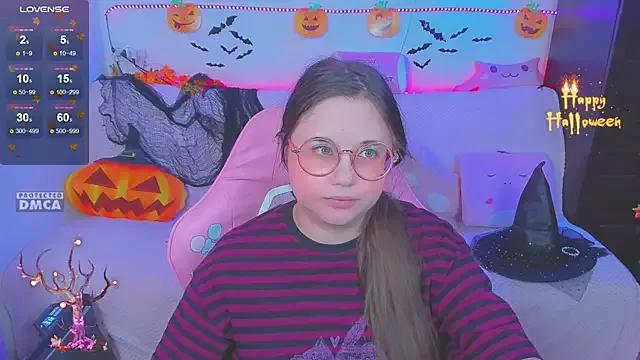 Lolisuccub on StripChat 