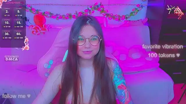 Lolisuccub on StripChat 