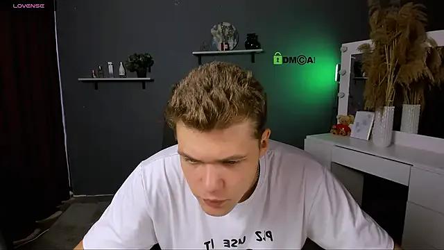 Freechat lucas_long_ on StripChat