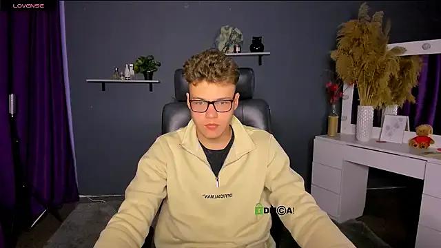 Freechat lucas_long_ on StripChat