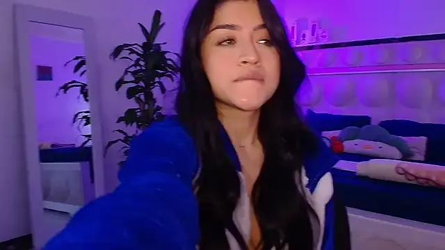 Freechat lucianaroy on StripChat