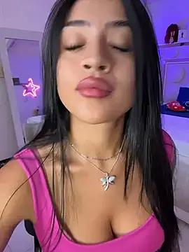 Freechat lucianaroy on StripChat