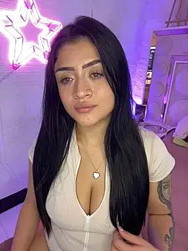 Freechat lucianaroy on StripChat