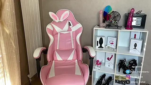 Freechat lucie_mehott on StripChat