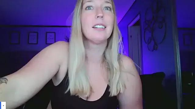 Freechat lucyallen4201 on StripChat