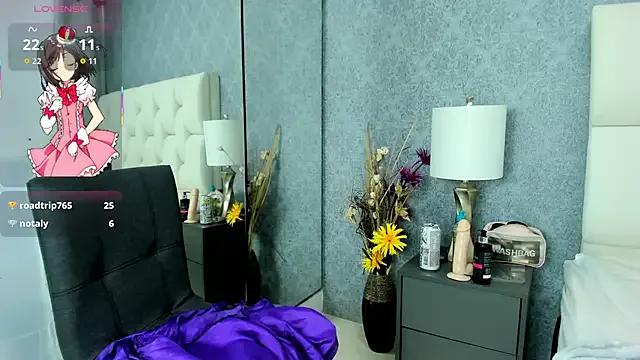 Luna_Bella3 on StripChat