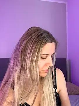 lunawolf21 on StripChat